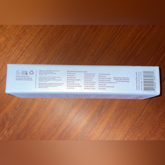 BLOSSOM BEE ADVANCED WRINKLE CORRECTOR - Picture 2 of 4